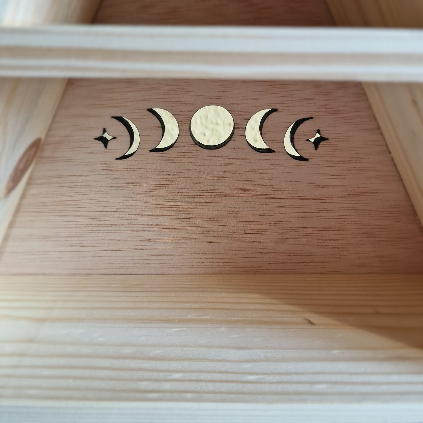 🌙 Altar piramidal artesanal🌙 ~ Donde habita tu intención ✨