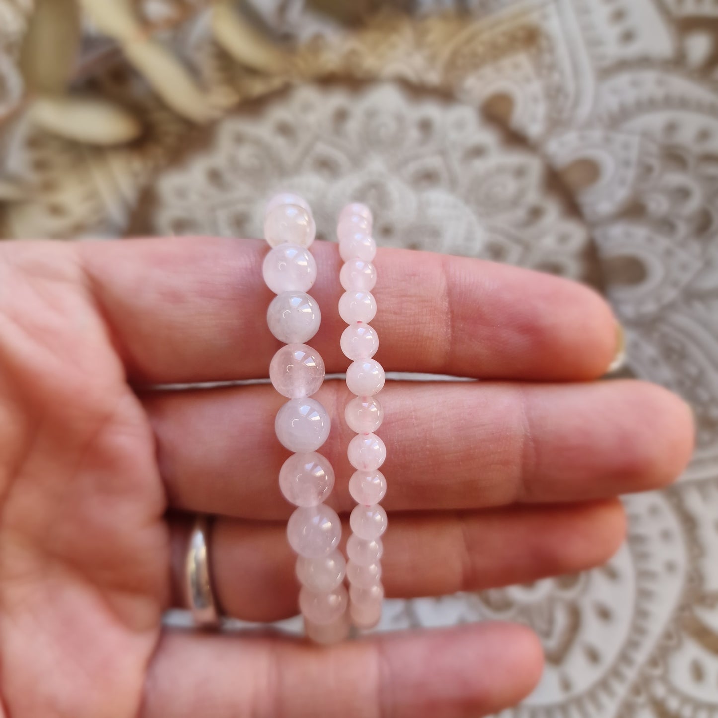 Pulsera Cuarzo Rosa ~ Amor, Armonía y Sanación ~ 4 y 6mm