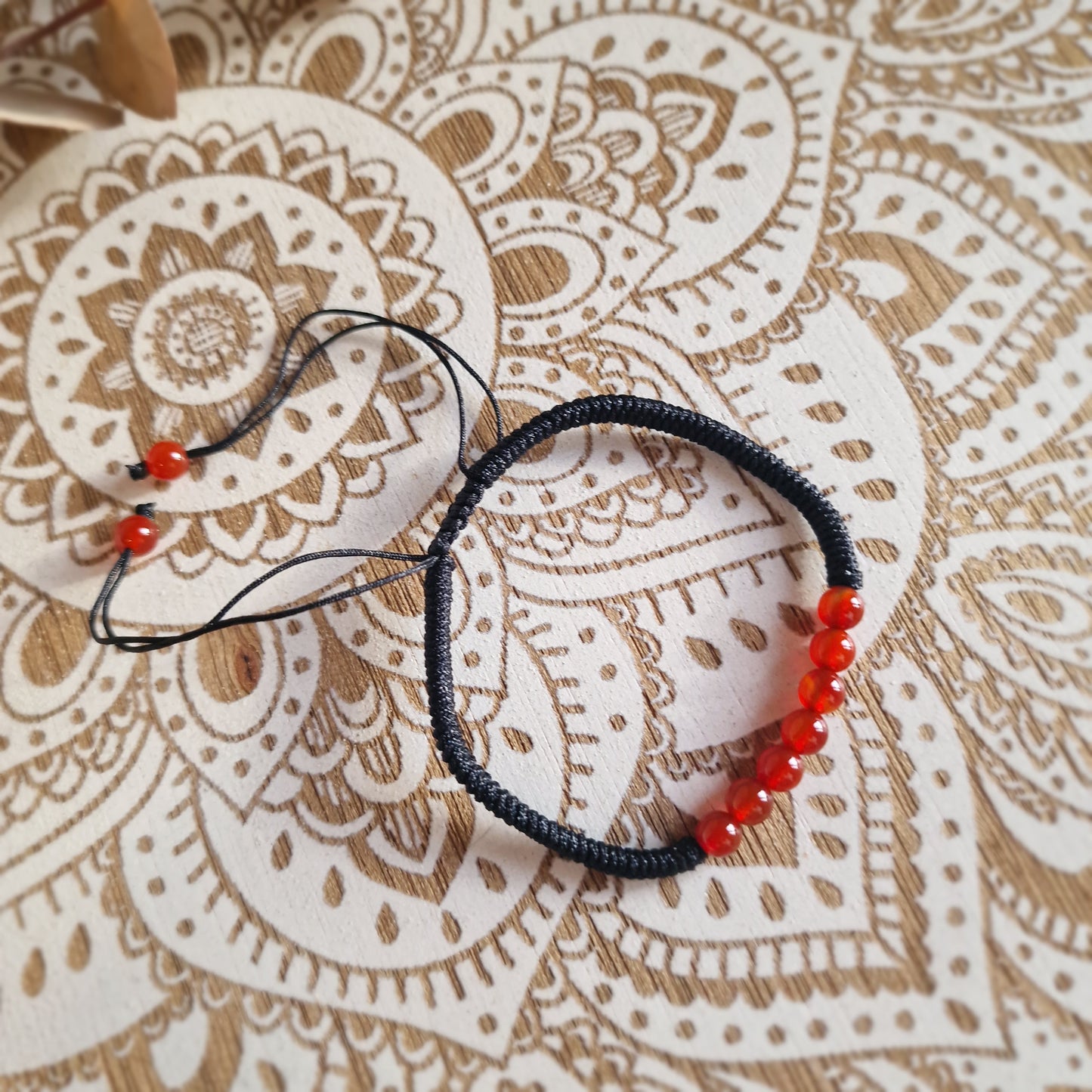 Pulsera Macramé de Carneola (6 mm) ajustable ~ Energía y vitalidad