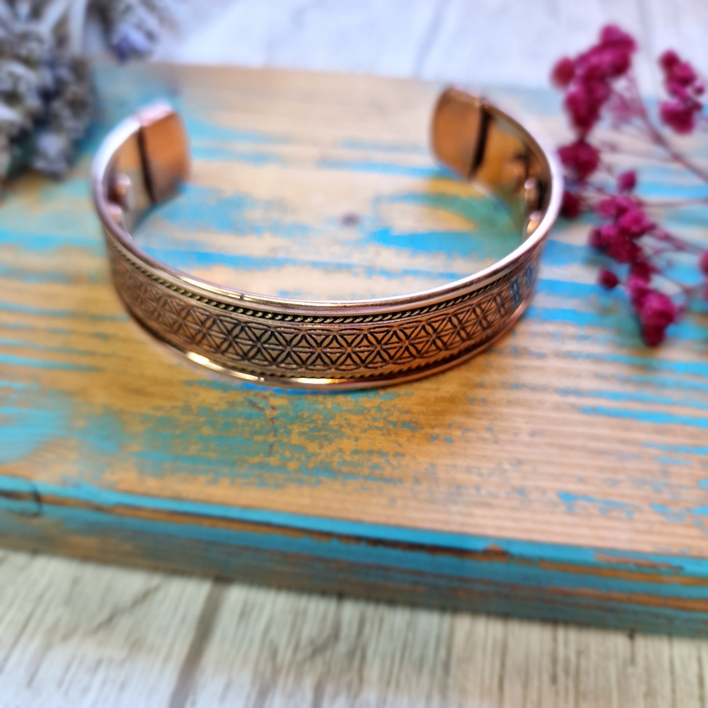 Brazalete de Cobre de Flor de la Vida y Imanes