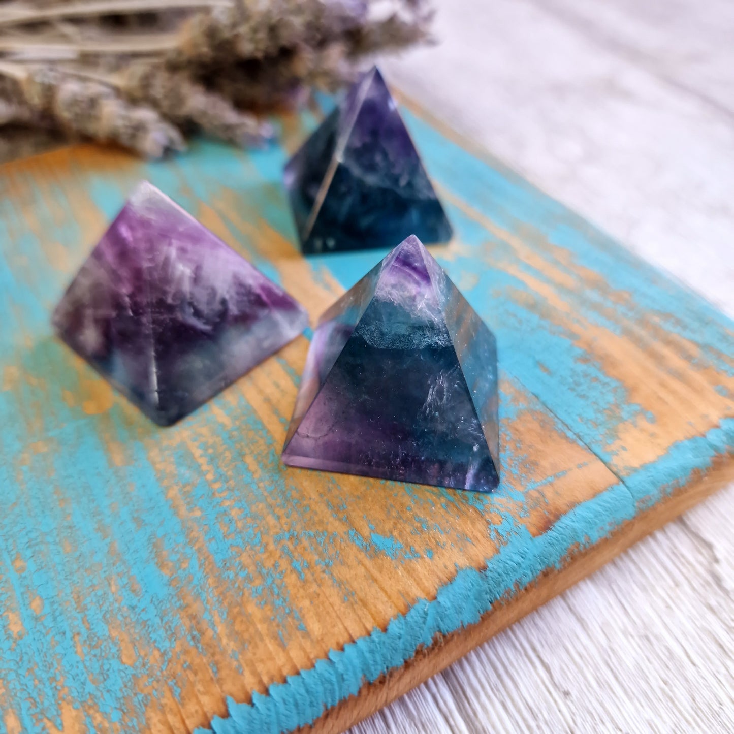 Pirámide de Fluorita ~ Equilibrio y Energía Protectora