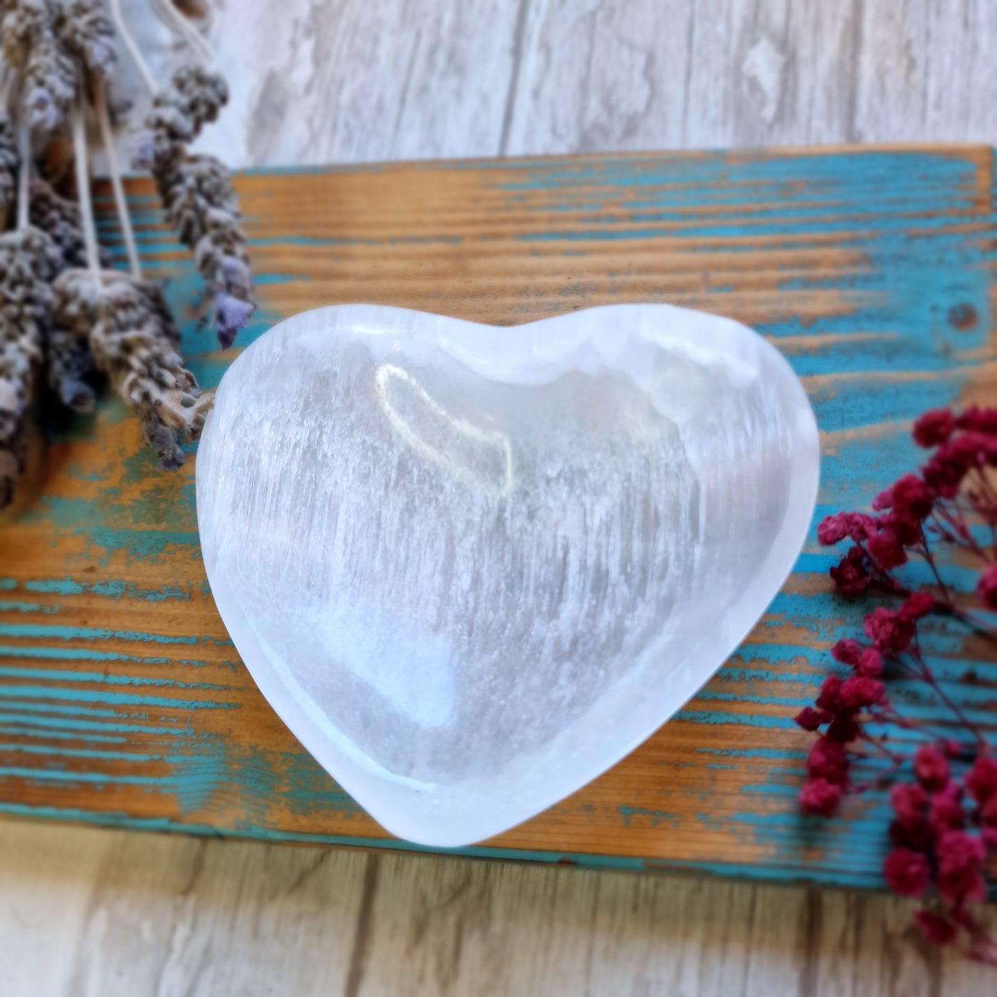 Cuenco Mediano de selenita en forma de Corazón