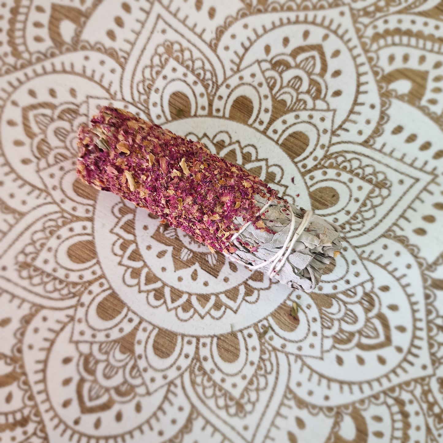 Atadito de Salvia rebozado con Rosas