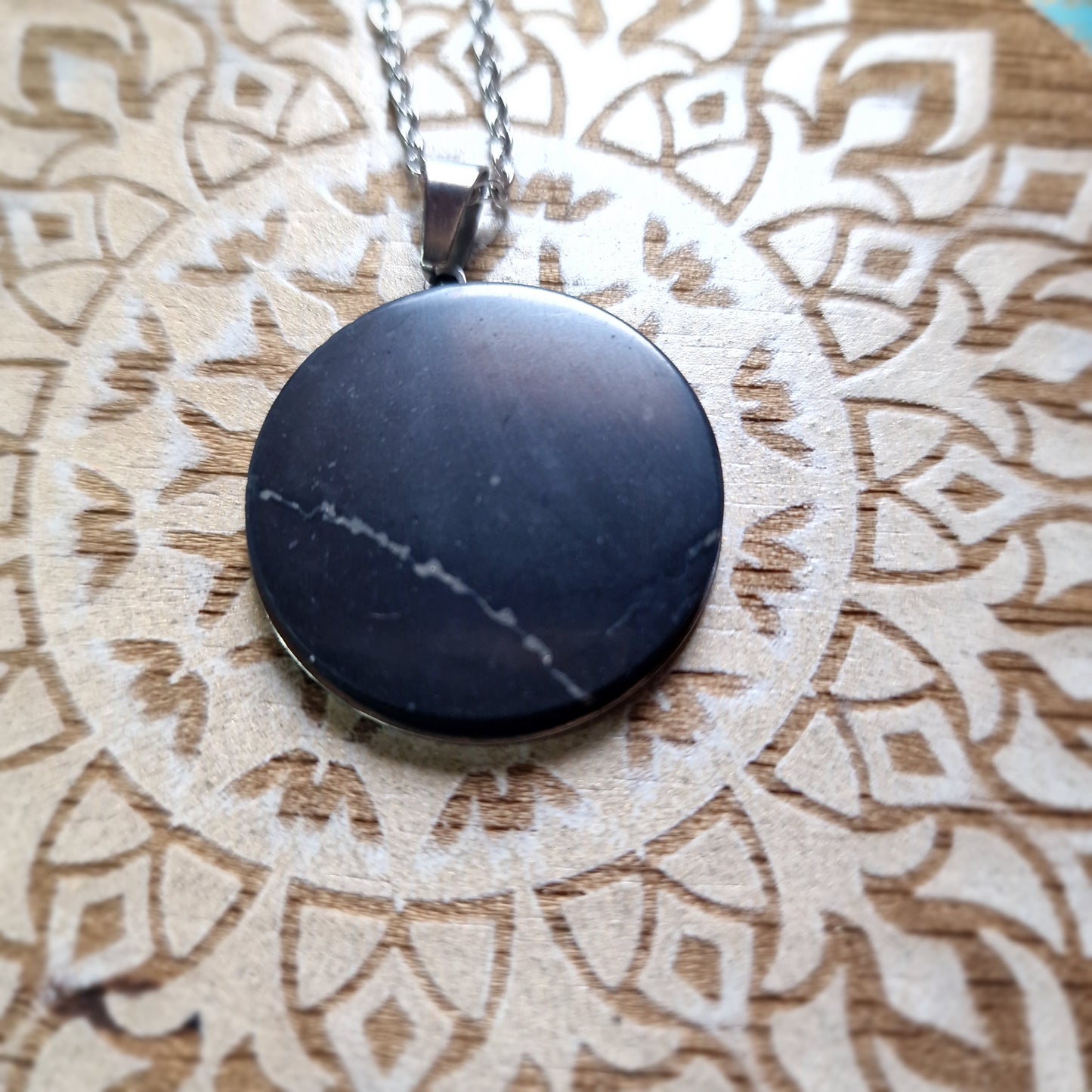 Colgante Flor de la Vida con Shunguit ~ Energía y Protección Espiritual