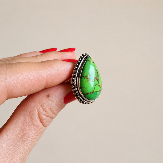 Anillo Vega de plata de ley con turquesa verde y pirita