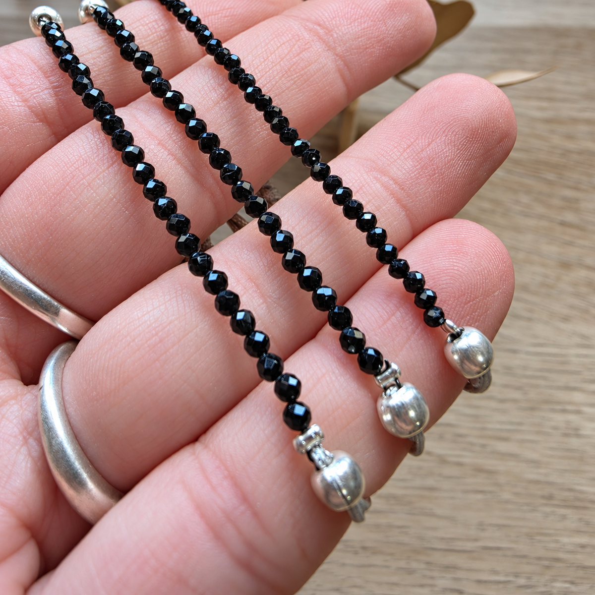 Pulsera ajustable de Turmalina Negra facetada