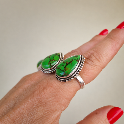 Anillo Vega ~ Plata de Ley ~ Turquesa Verde con Pirita