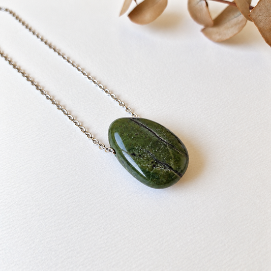 Colgante Perita de Jade Canadiense
