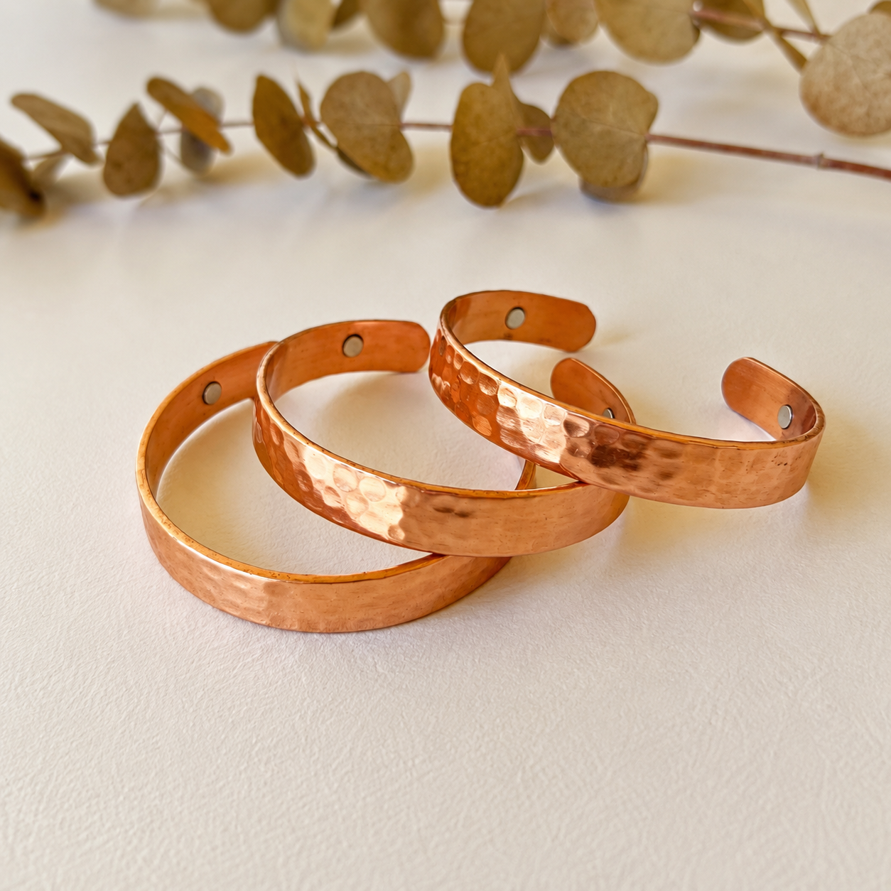 Brazalete Martillado de Cobre con Imanes ~ Equilibrio y Energía en tu Día a Día