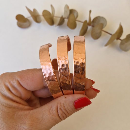 Brazalete Martillado de Cobre con Imanes ~ Equilibrio y Energía en tu Día a Día