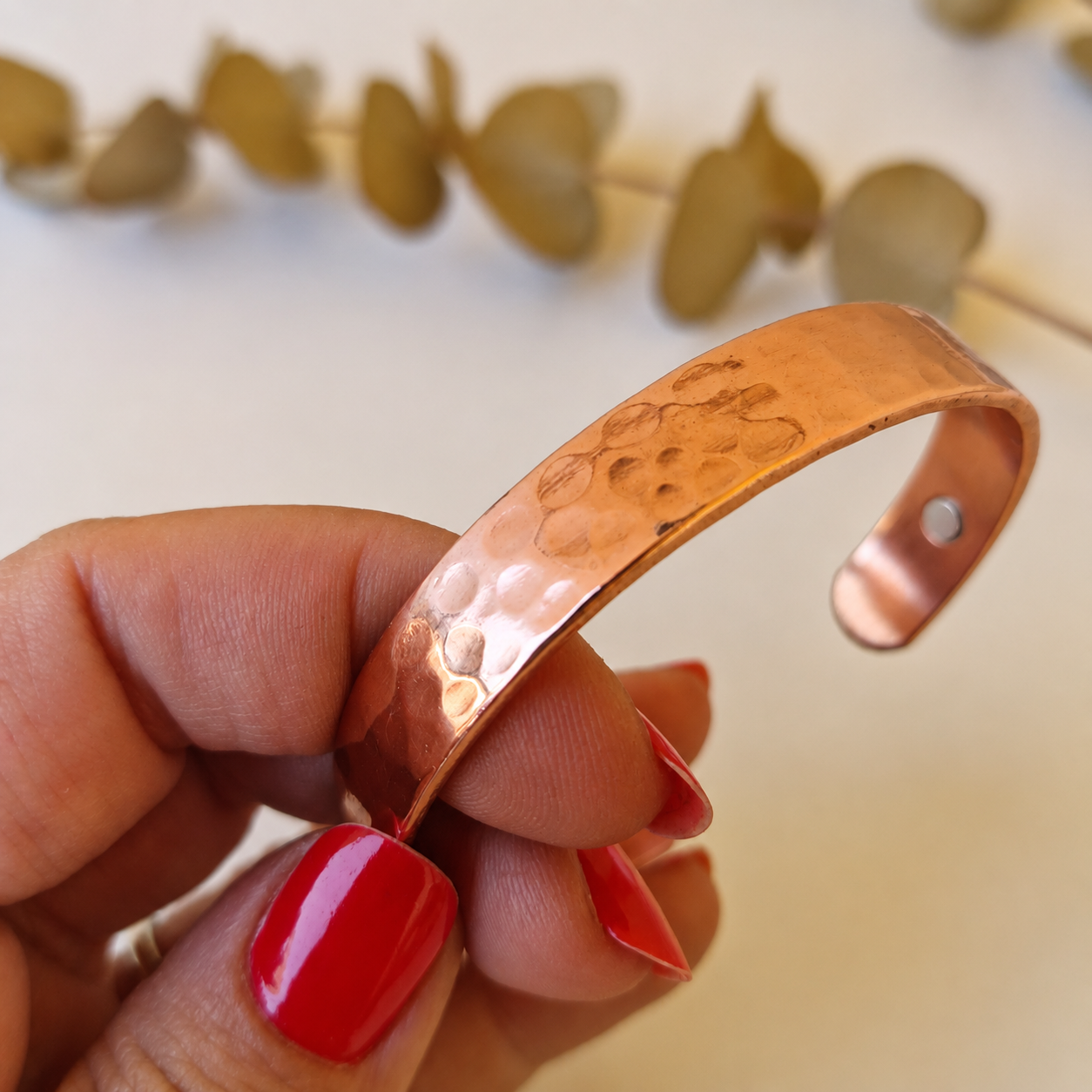 Brazalete Martillado de Cobre con Imanes ~ Equilibrio y Energía en tu Día a Día