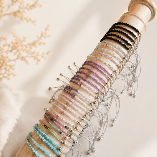 Pulsera ajustable de minerales facetados