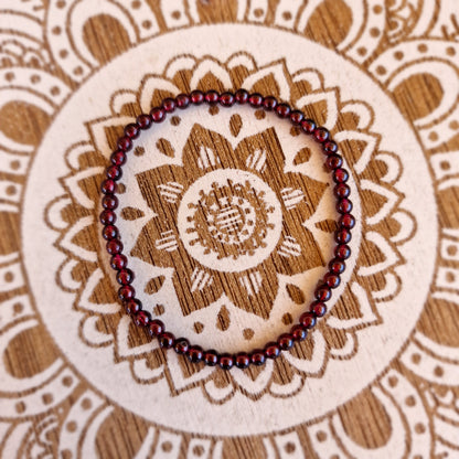 Pulsera de Granate ~ Pasión, Fuerza y Enraizamiento ~ 4 mm