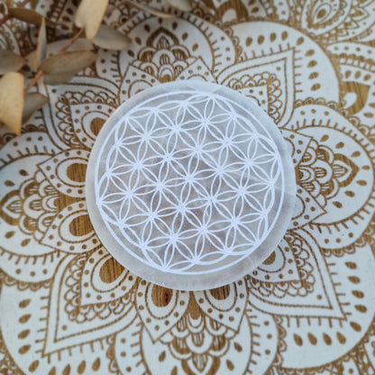 Base de Selenita Redonda ~ Flor de la vida (10cm)