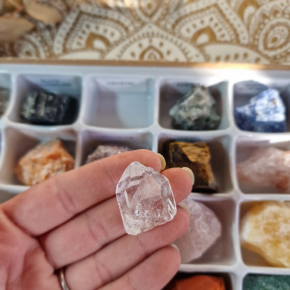 Caja de 24 piedras masivas ~ Colección de minerales naturales