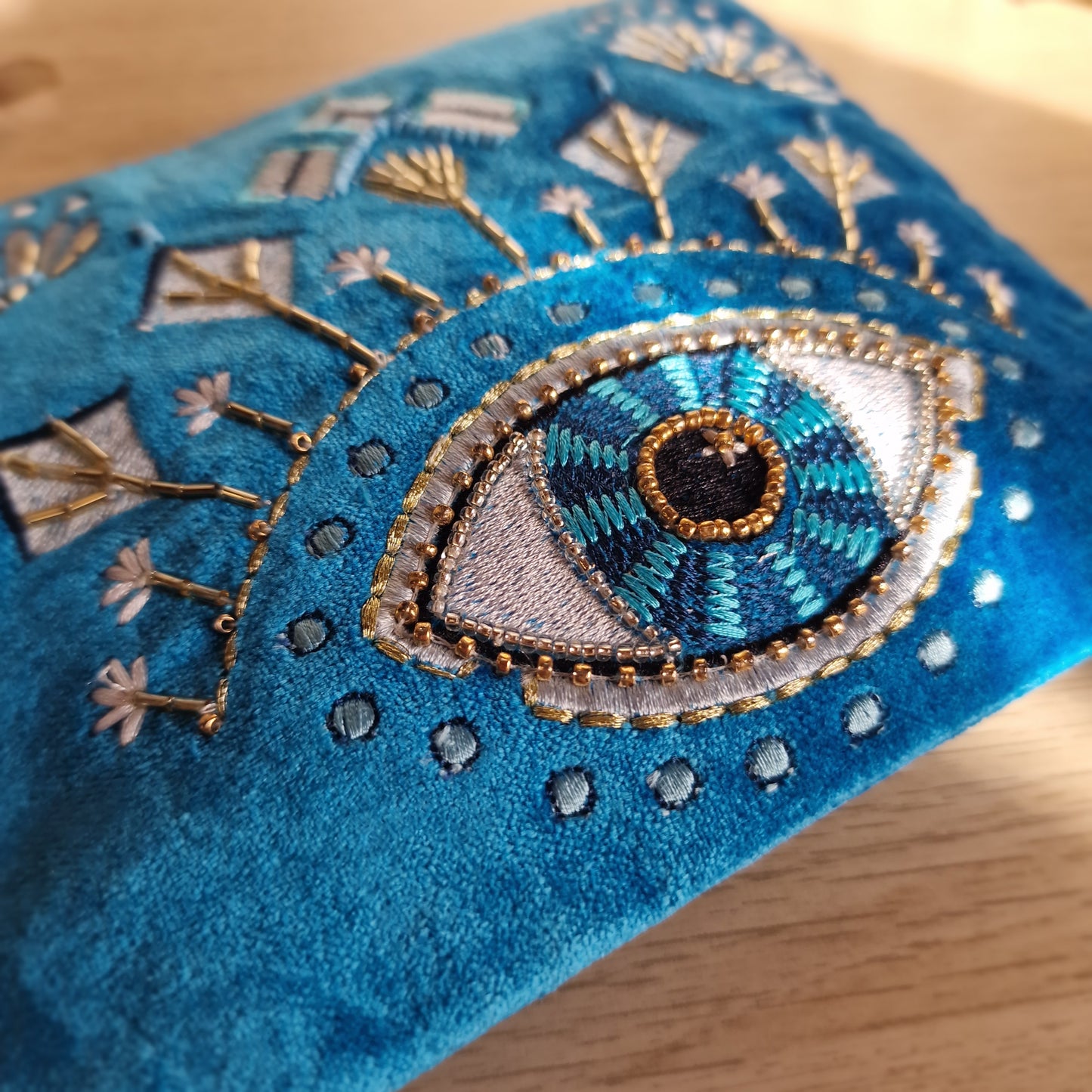 📘 Neceser de Terciopelo OJO ~ Intuición y Claridad Interior