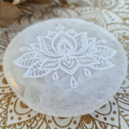 Base de Selenita ~ Flor de Loto (10cm)