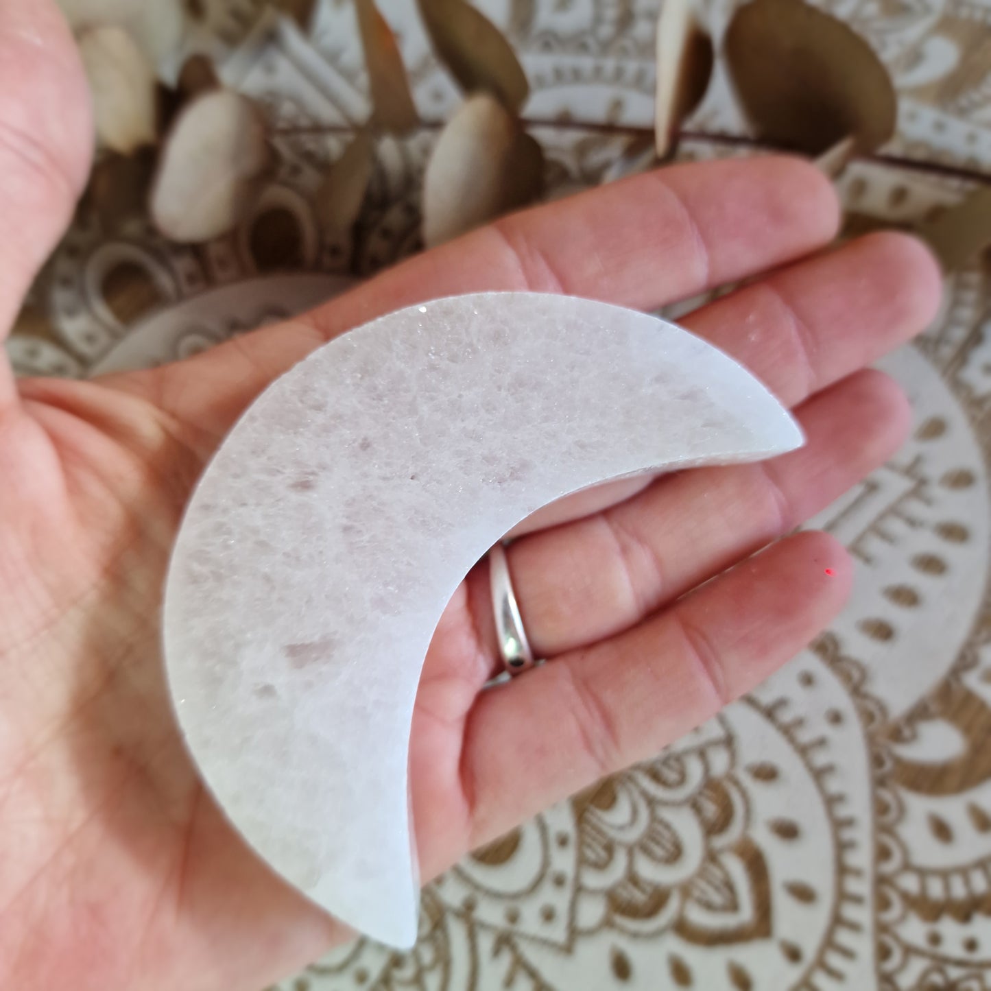 Placa de Selenita Media Luna ~ Luz y purificación energética