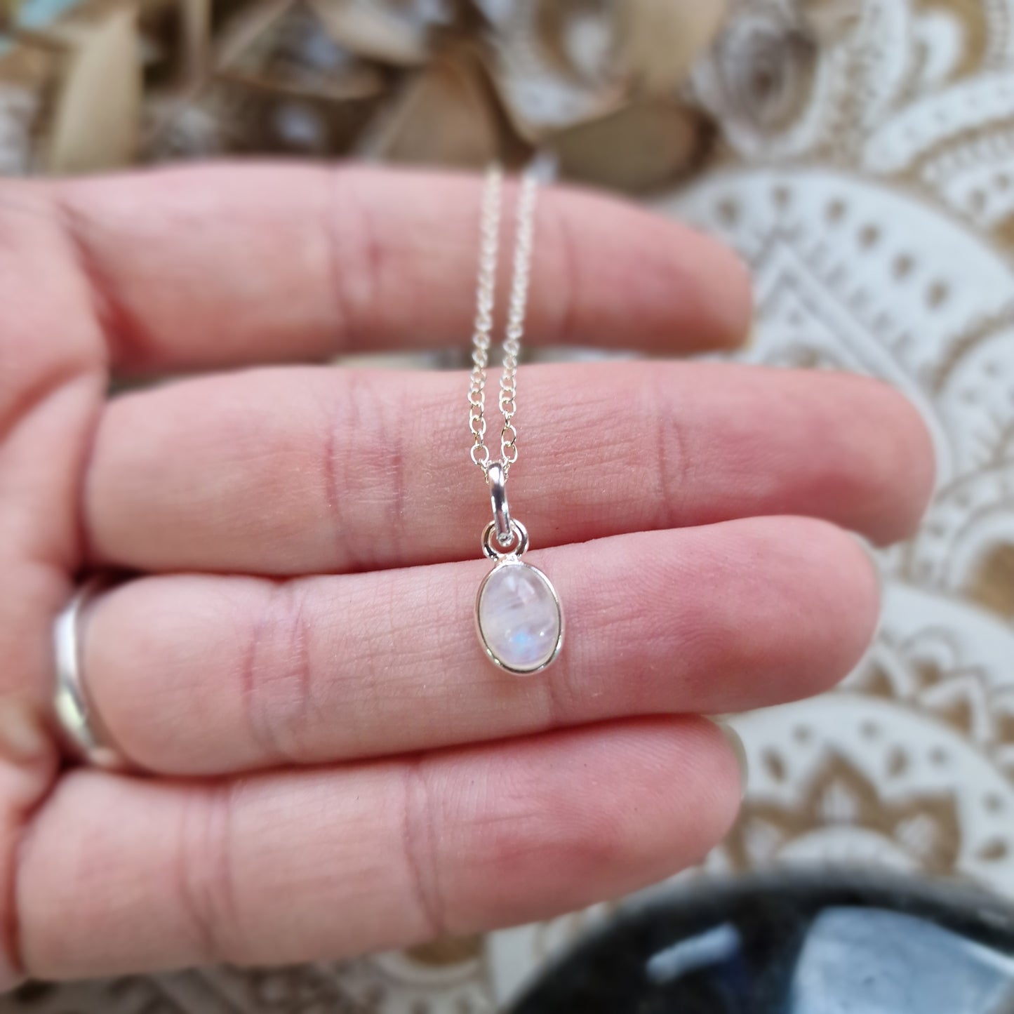 Colgante de Piedra Luna en Plata de Ley 925 ~ Intuición y Energía Femenina