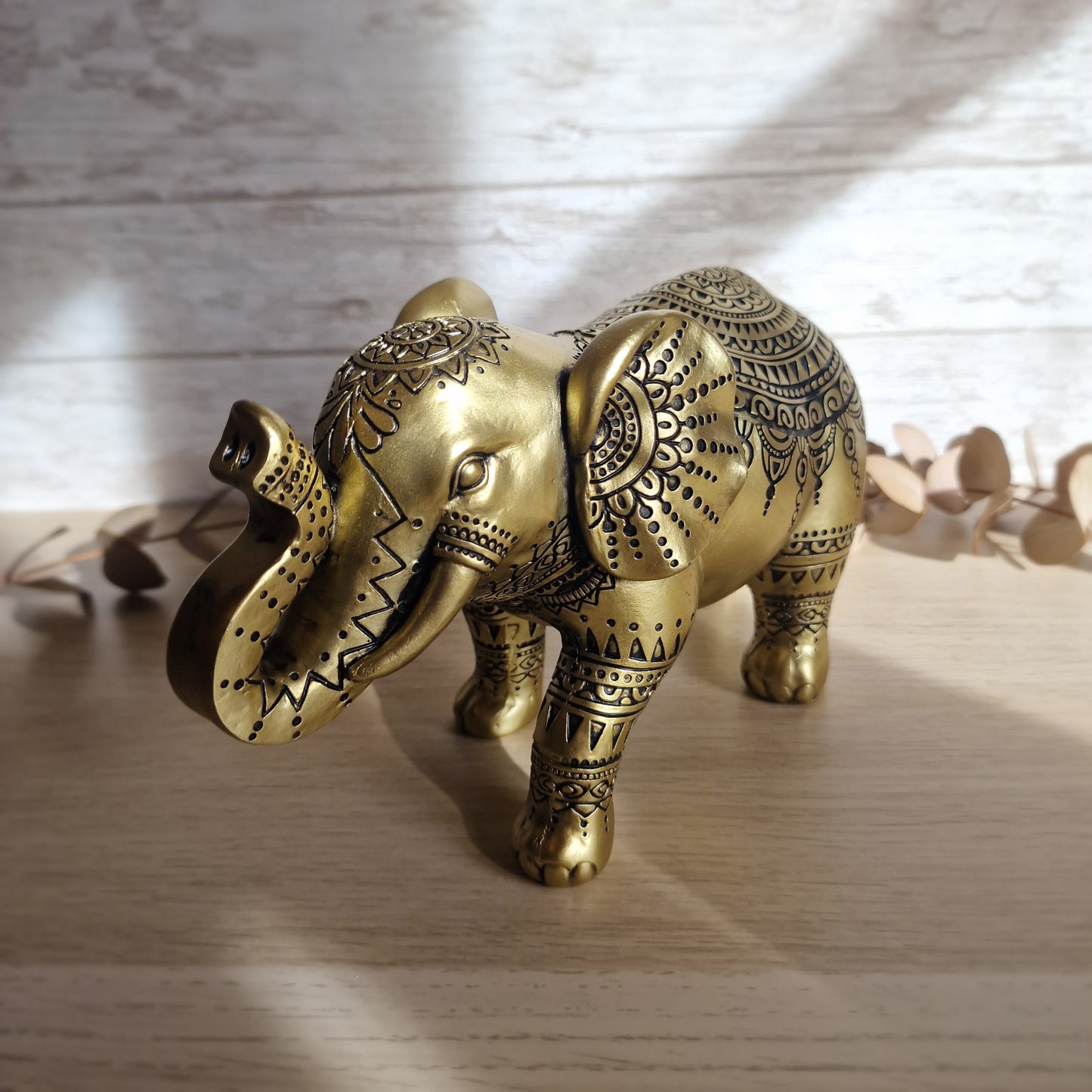 🐘 Elefante GRANDE Dorado Decorativo ~ Sabiduría, Fuerza y Prosperidad