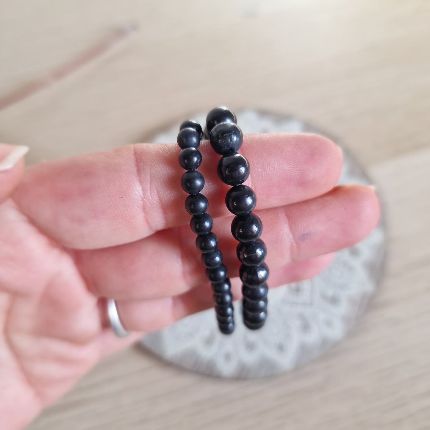 🖤 Pulsera de Shungit ( 4 y 6 mm) ~ Protección y equilibrio energético
