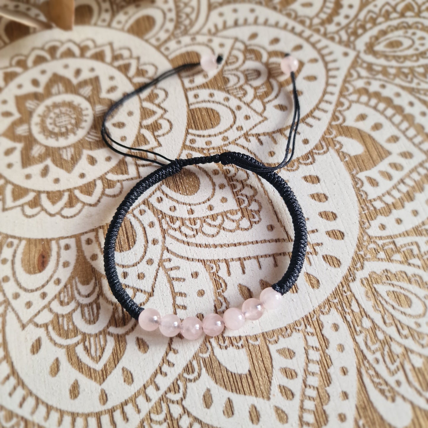 Pulsera Macramé de Cuarzo Rosa (6 mm) ajustable ~ Amor propio y calma emocional