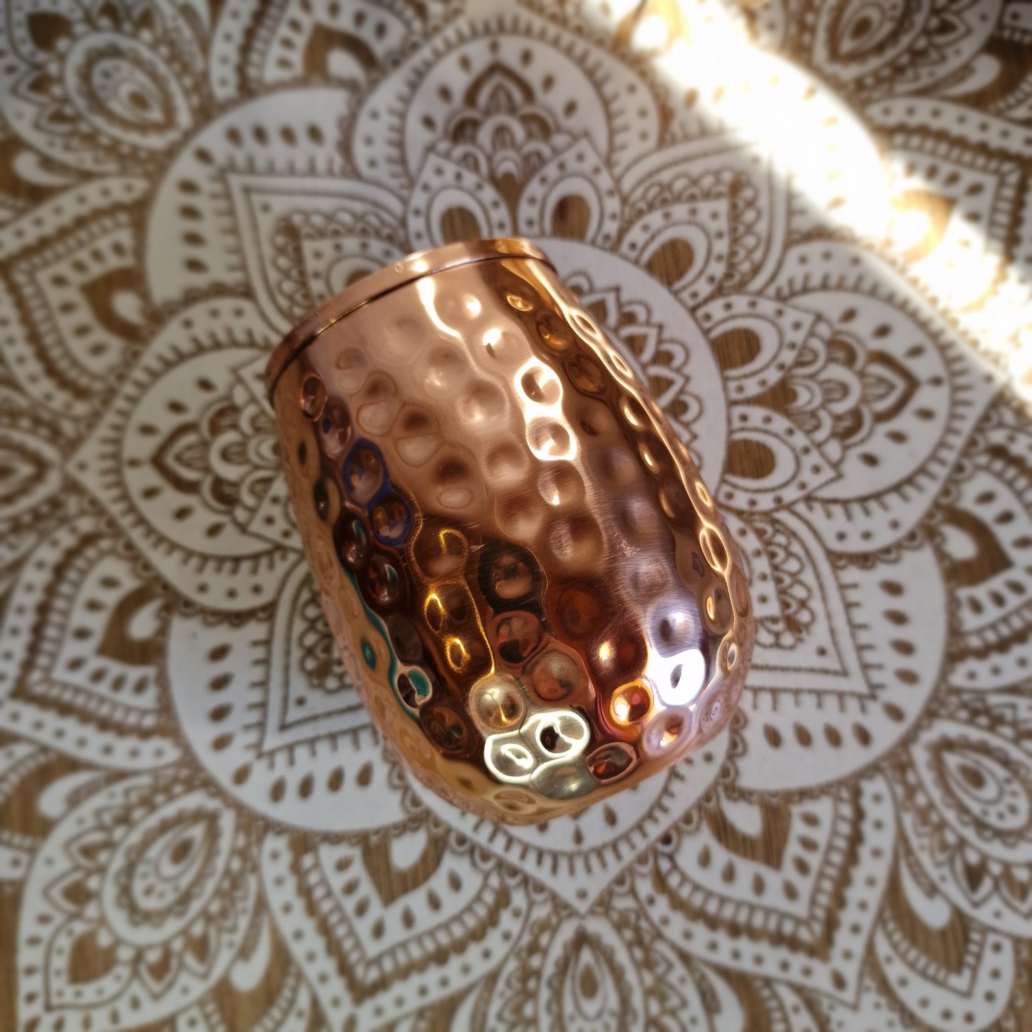Vaso de Cobre Martillado – Tradición Ayurveda para tu bienestar diario