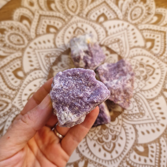 Masivo de Lepidolita ~ Calma, equilibrio y transformación emocional