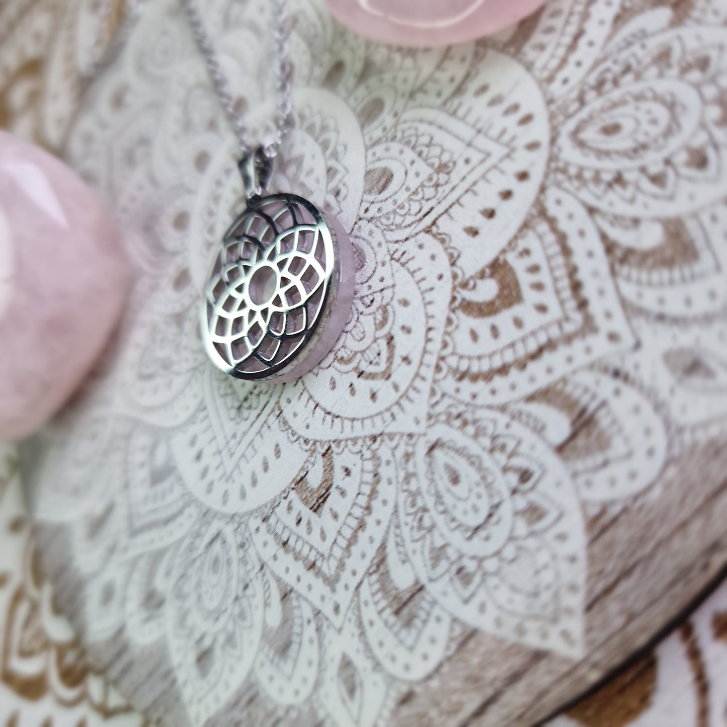 Colgante Shasrara Cuarzo Rosa (plateado) ~ Amor, Armonía y Conexión Espiritual