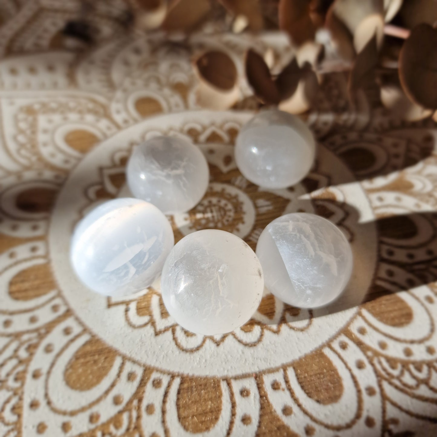 Pequeñas Esferas de Selenita ~ Limpieza y Armonía