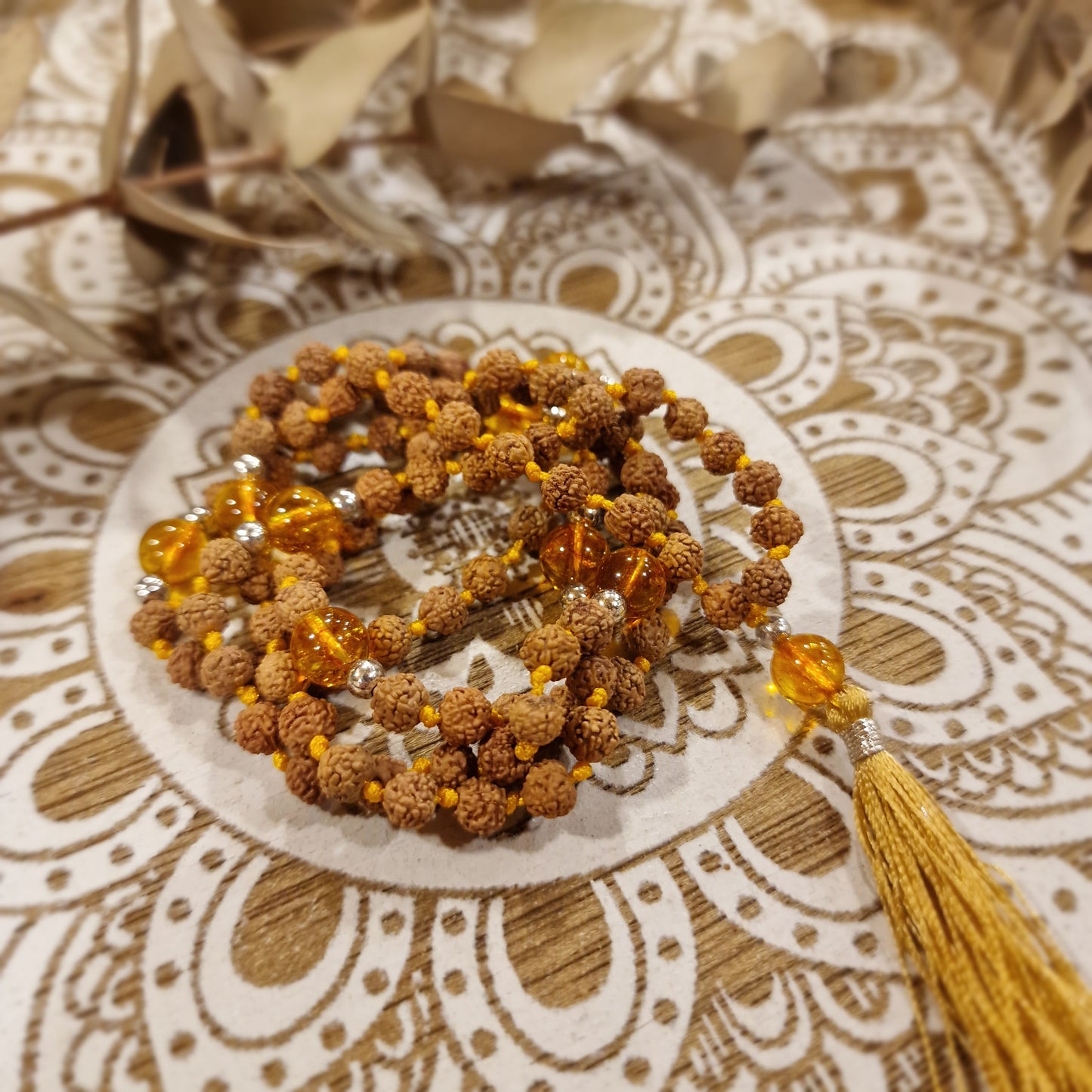 Mala de Rudraksha y Citrino con Borla ~ Energía, Alegría y Abundancia