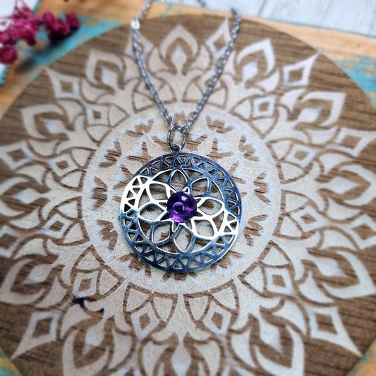 Colgante Mandala con Amatista ~  Armonía y Equilibrio Espiritual