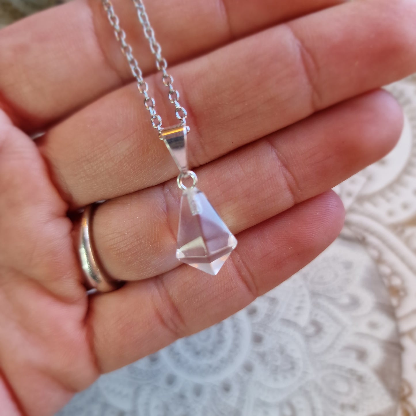 Colgante Punta Cónica de Cuarzo Cristal ~ Claridad, energía y armonía ✨