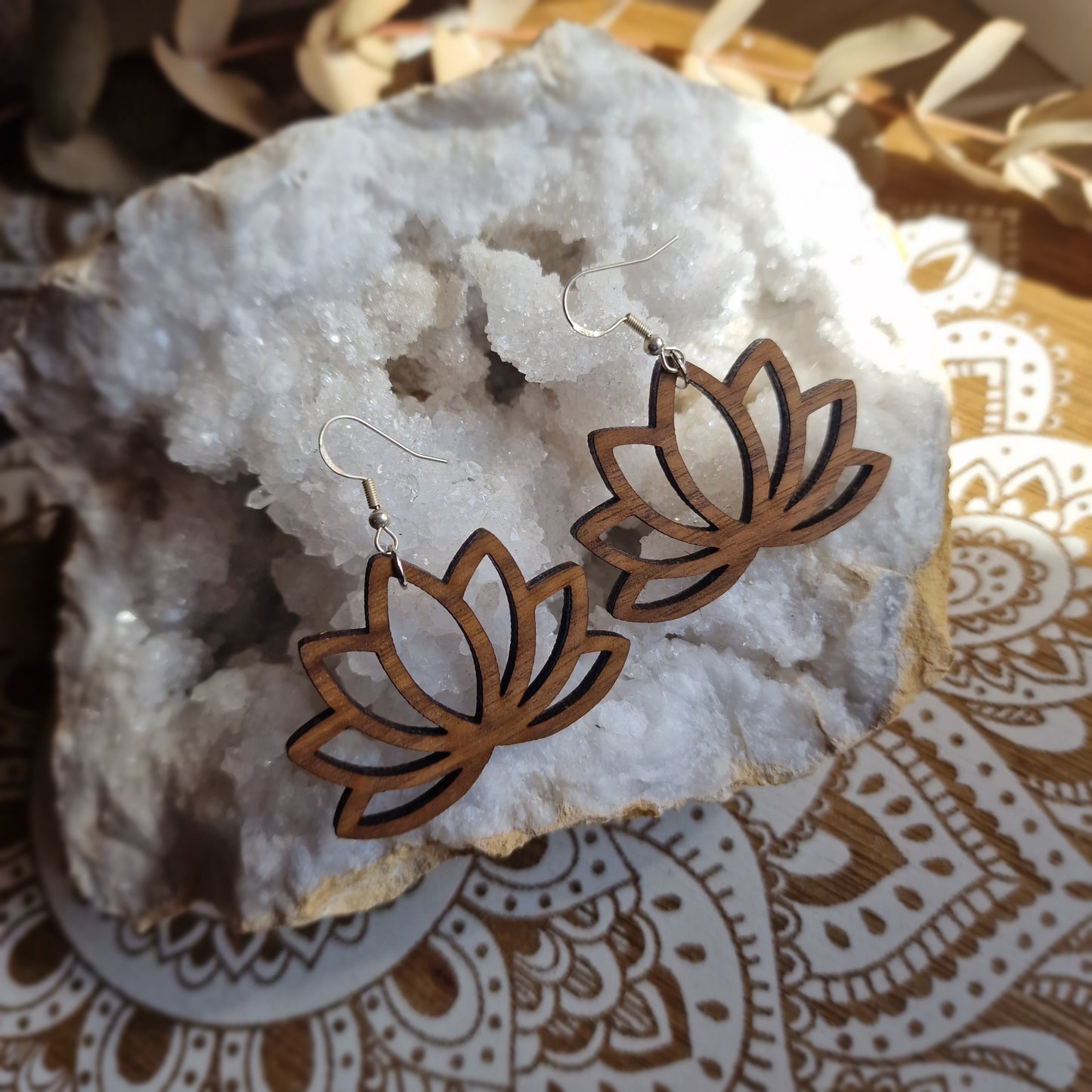 Pendientes Flor de Loto (Nogal y plata)