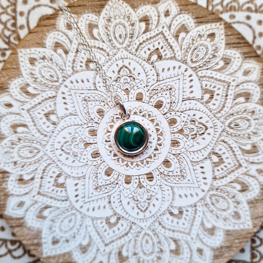 Colgante de Plata con Malaquita ~ Protección y Transformación Interior