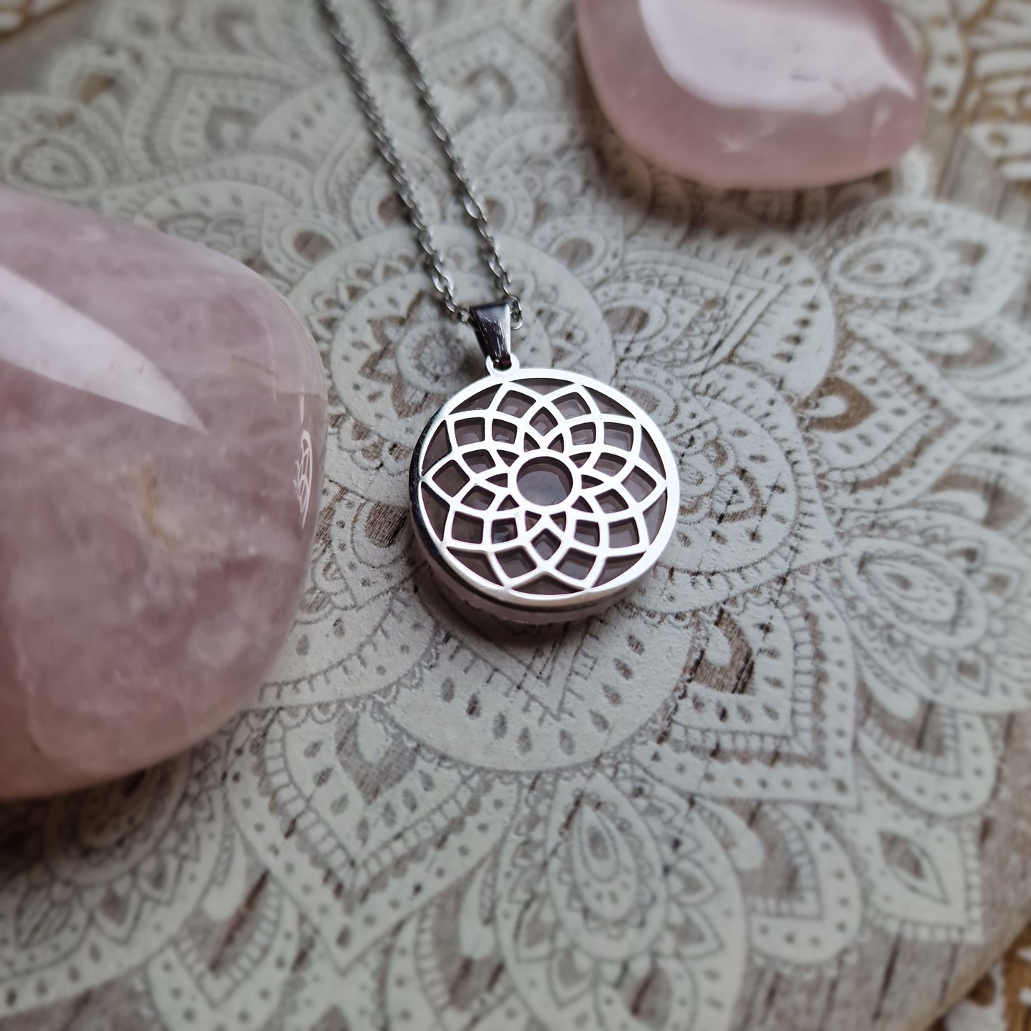 Colgante Shasrara Cuarzo Rosa (plateado) ~ Amor, Armonía y Conexión Espiritual