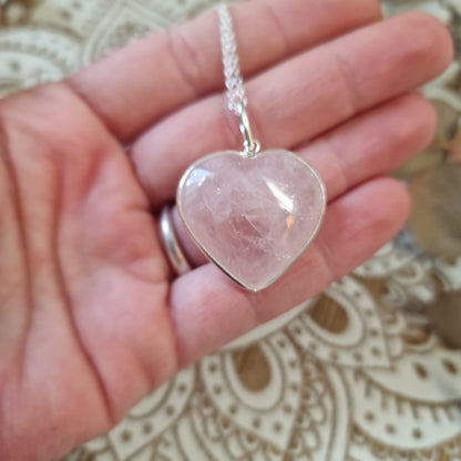 Colgante Cuarzo Rosa CORAZÓN ~ Amor y Armonía en Cada Detalle 💖