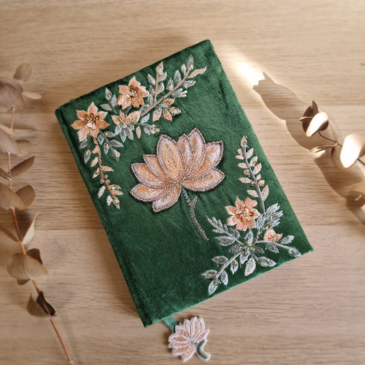 🌺 Cuaderno de Terciopelo FLOR DE LOTO ~ Pureza y Crecimiento Interior