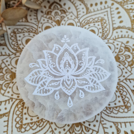 Base de Selenita ~ Flor de Loto (10cm)