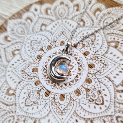 Colgante de Plata ~ Luna con Piedra Luna ~ Brillo y Vitalidad