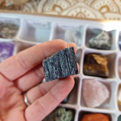 Caja de 24 piedras masivas ~ Colección de minerales naturales