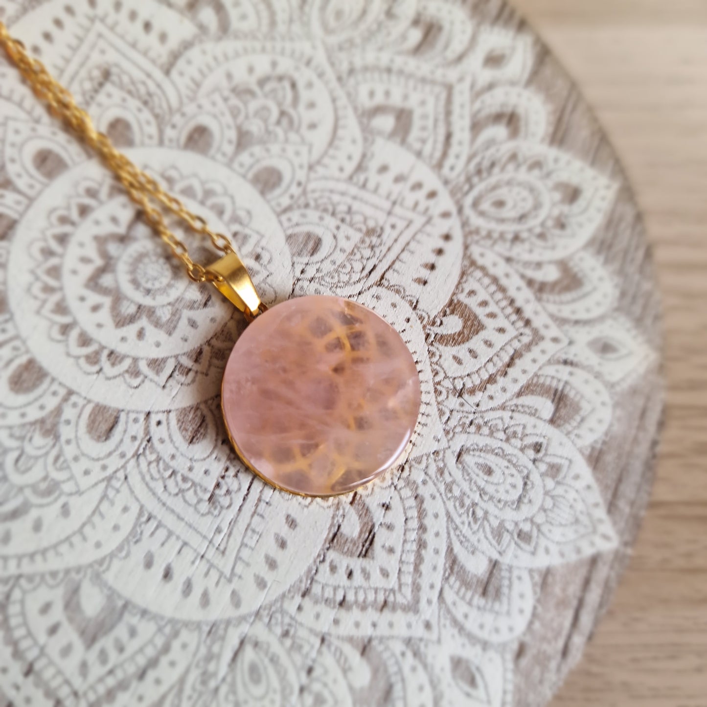 Colgante Shasrara Cuarzo Rosa (dorado) ~ Amor, Armonía y Conexión Espiritual