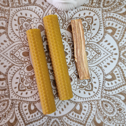2 Velas de cera de abeja + Palo Santo. (M)