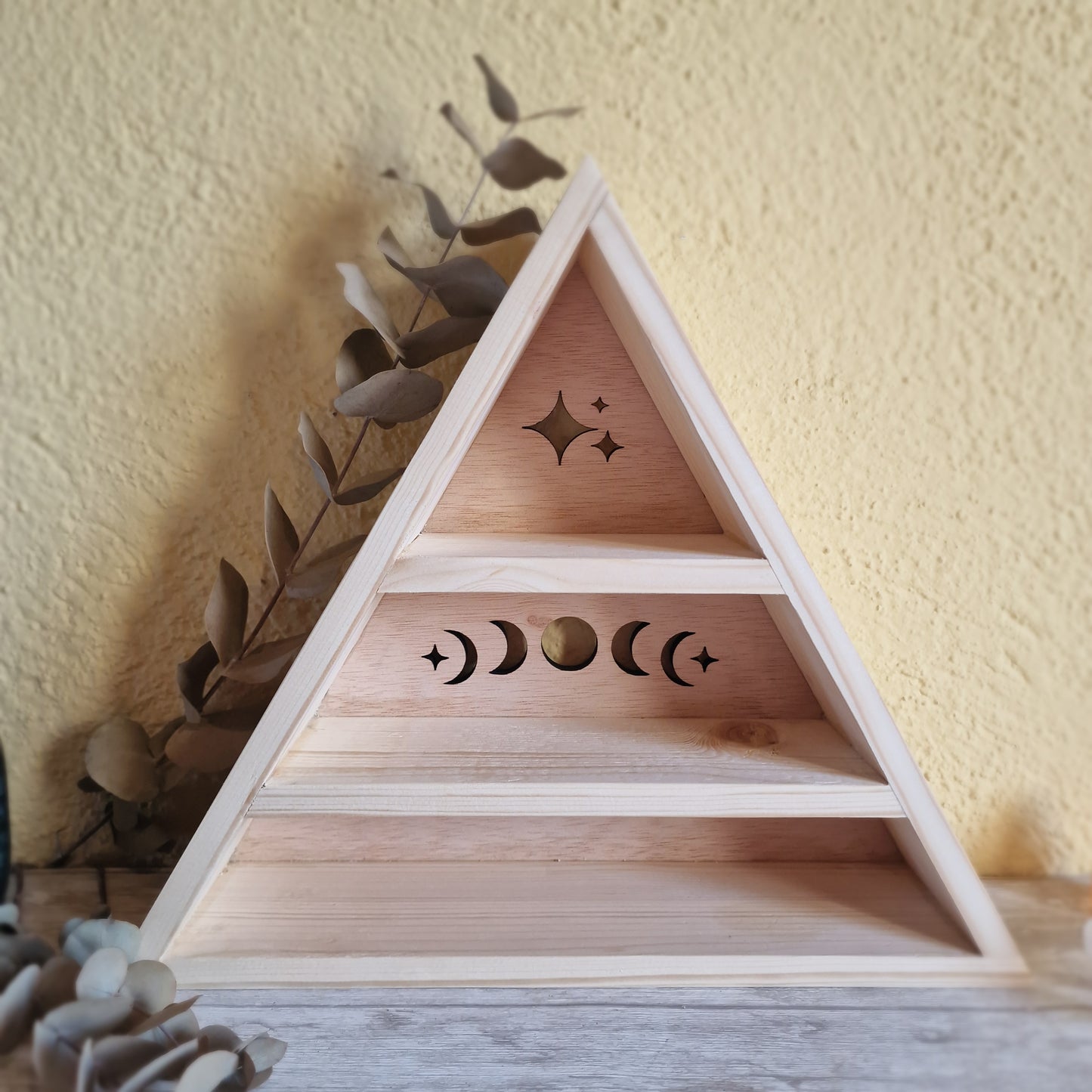 🌙 Altar piramidal artesanal🌙 ~ Donde habita tu intención ✨