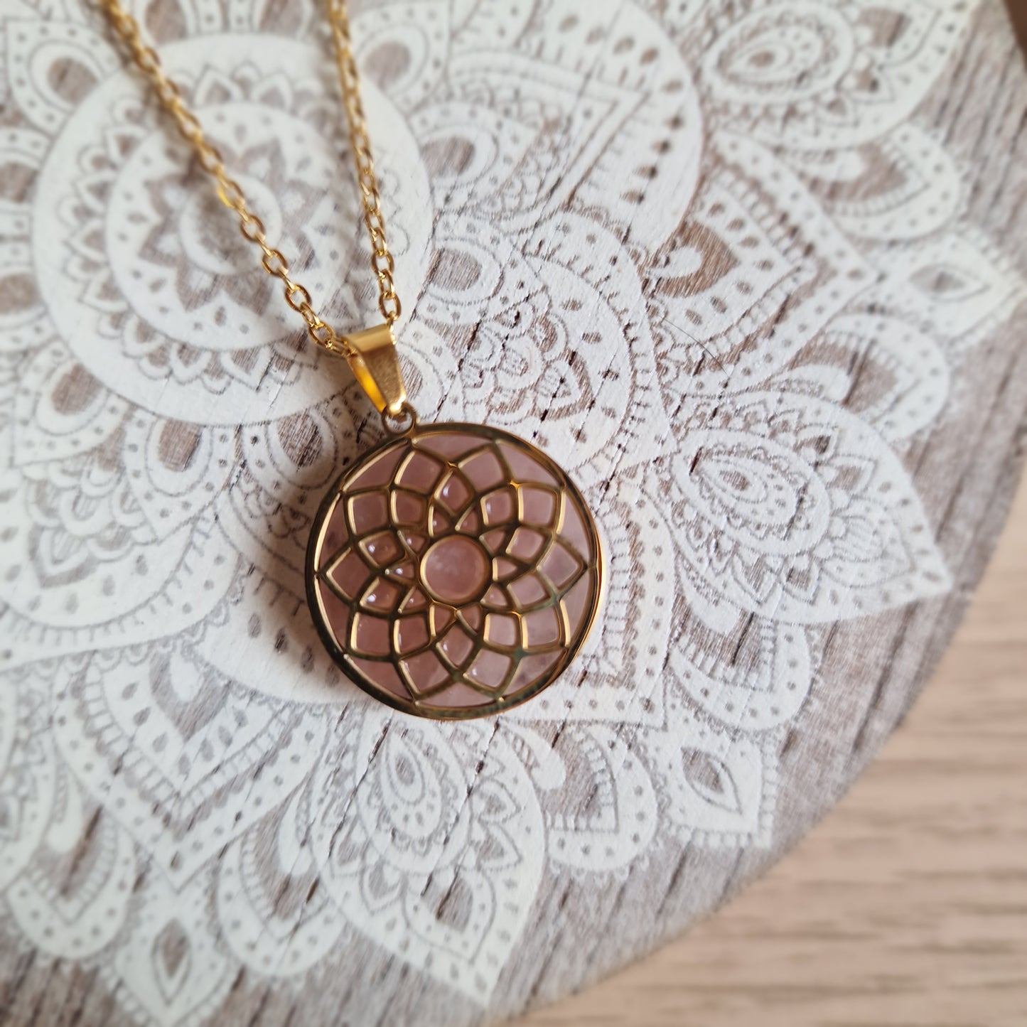 Colgante Shasrara Cuarzo Rosa (dorado) ~ Amor, Armonía y Conexión Espiritual