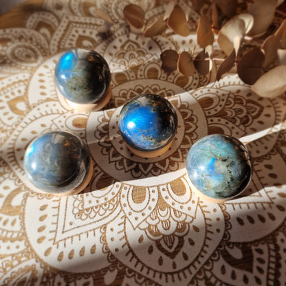 Esfera de Labradorita con Base de Madera ~ Protección y Conexión Interior
