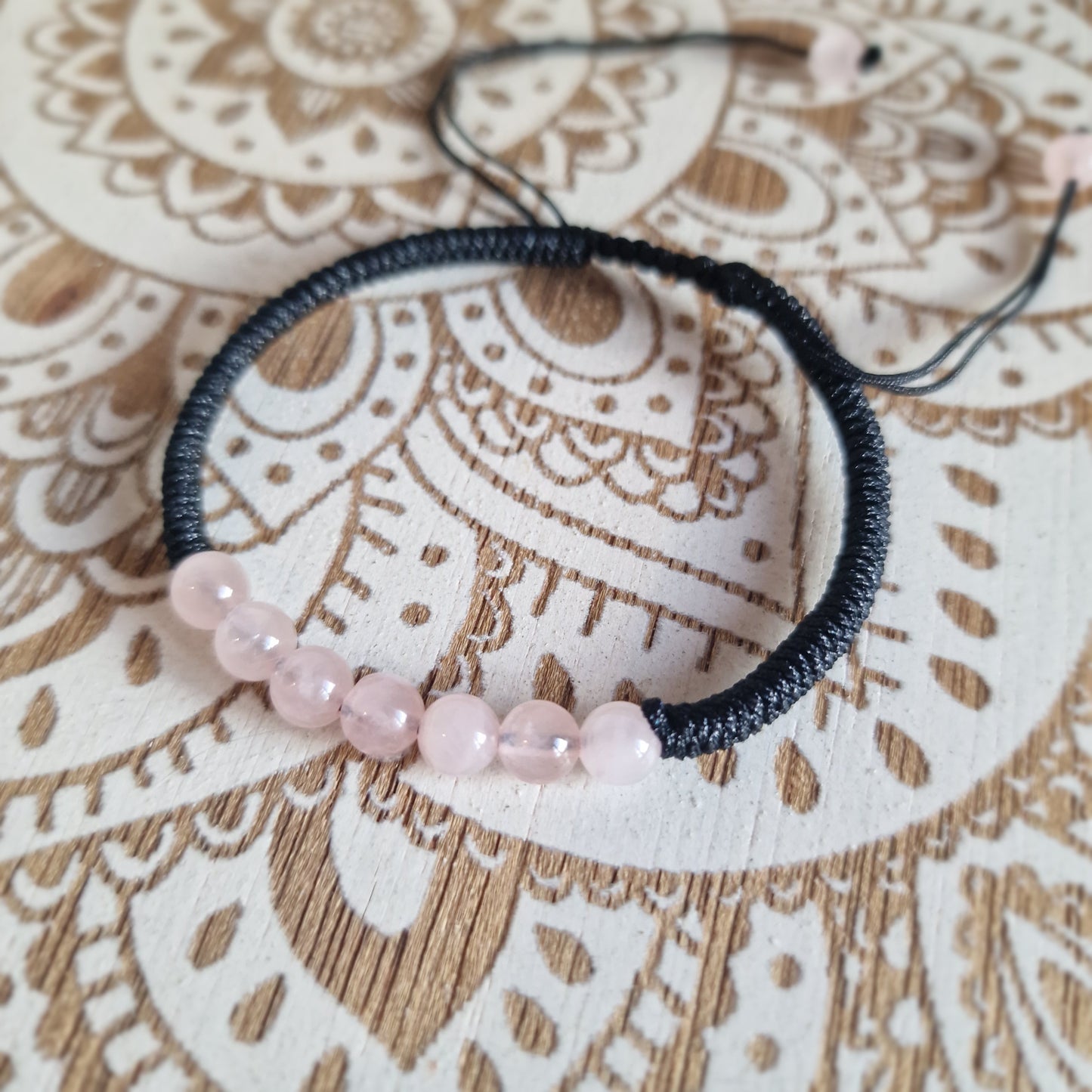 Pulsera Macramé de Cuarzo Rosa (6 mm) ajustable ~ Amor propio y calma emocional