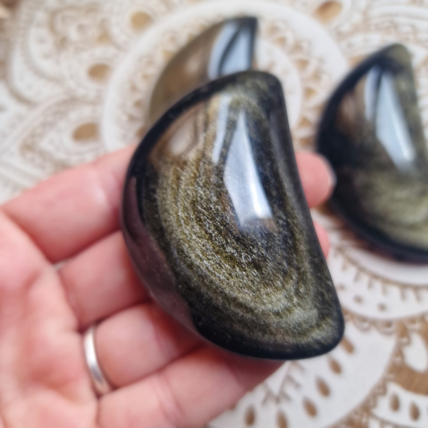 Luna de Obsidiana Dorada ~ Protección y Claridad Interior