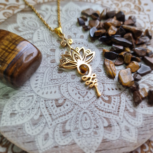 Colgante Dorado Unalome con Ojo de Tigre ~ Fuerza y Protección