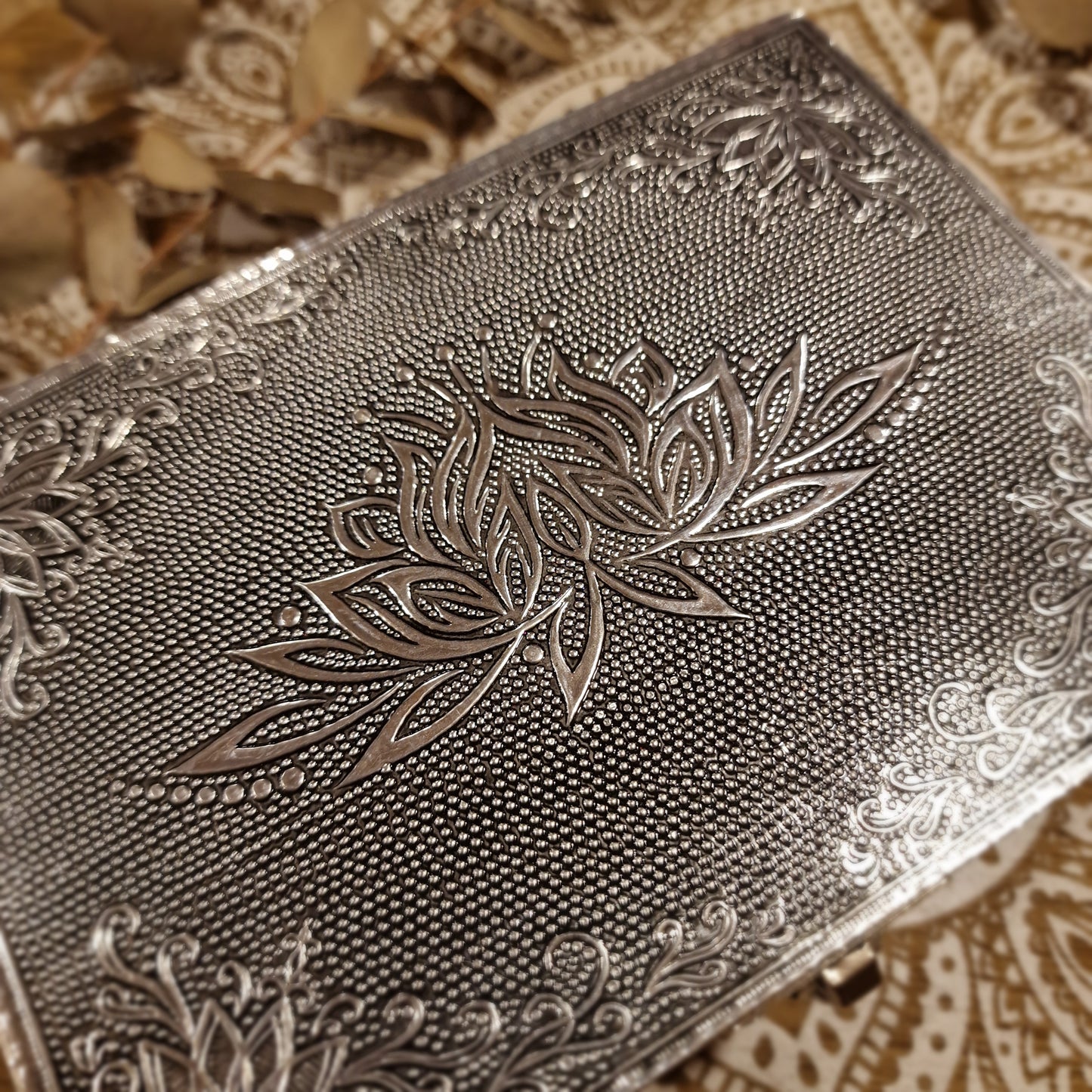 Caja Decorativa Flor de Loto ~ Belleza, orden y significado